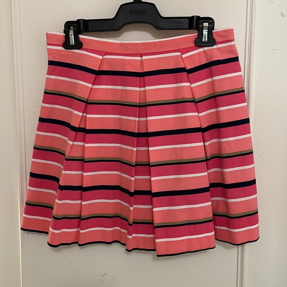 GAP pleated striped skirt. - Picture 3 of 4